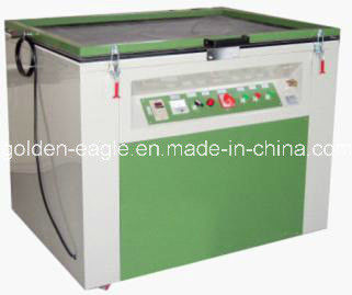 Máquina de exposición Golden Eagle B2 para el grabado químico Uniforme 85% de luz química