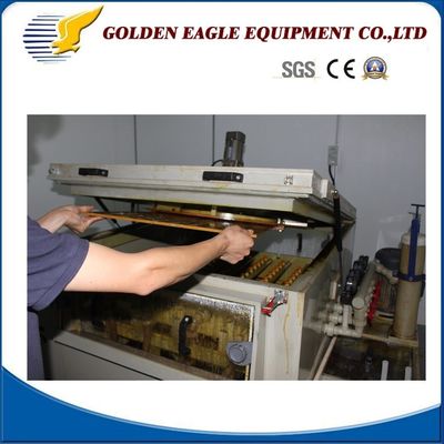 Máquina de grabado flexible en acero con material de grabado por rociado de un lado