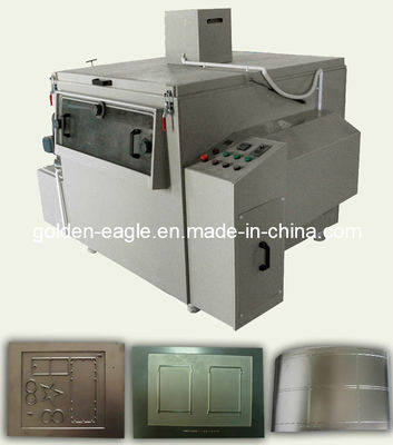 Máquina de grabado flexible en acero con material de grabado por rociado de un lado